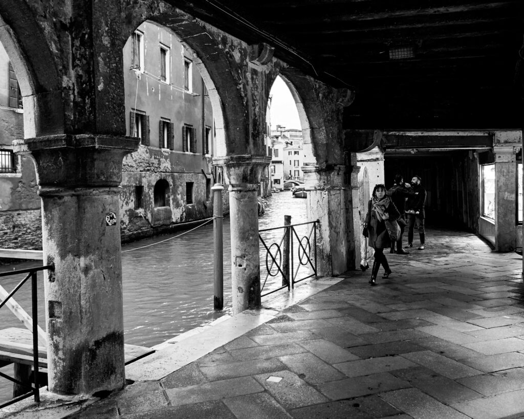 Luomo-che-si-e-messo-in-guai-per-amore-arrestato-per-stalking-ma-la-donna