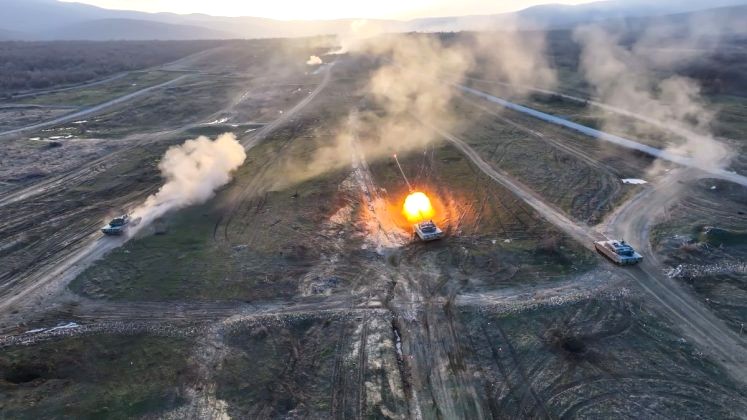 Esercitazioni a fuoco nel cuore della Bulgaria, l'Italia si unisce alla NATO