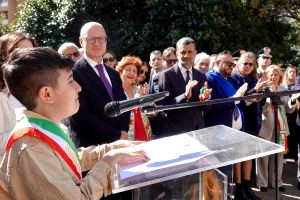 Decaro a Lecce: "Siamo noi gli anticorpi della democrazia, difendiamo la Cost...