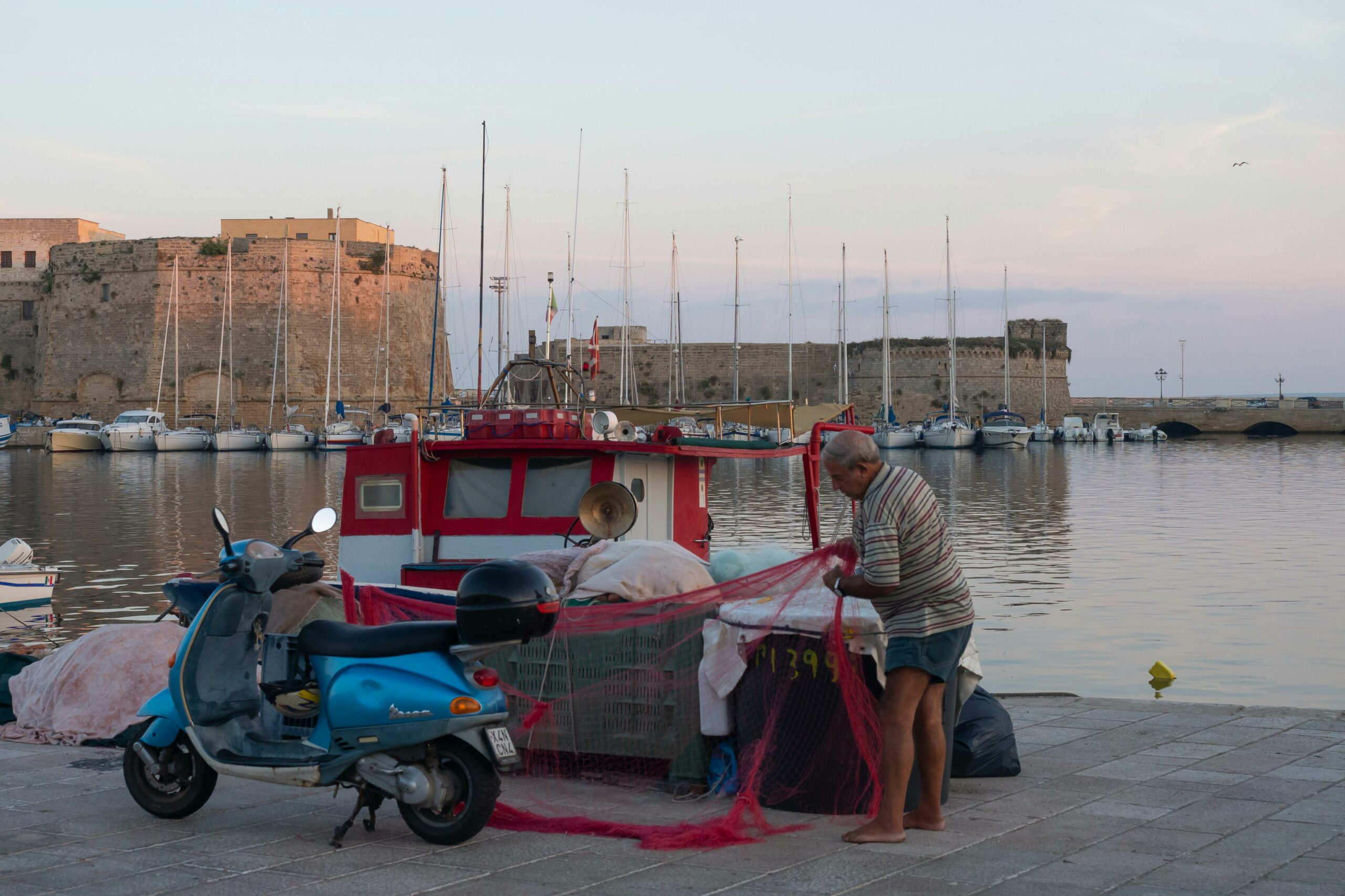 Tamponamento-tra-moto-e-compattatore-un-uomo-in-gravi-condizioni-a-Gallipoli