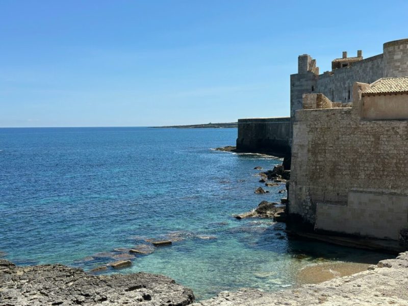 La-crisi-nello-Stretto-di-Hormuz-mette-a-dura-prova-lagricoltura-salentina