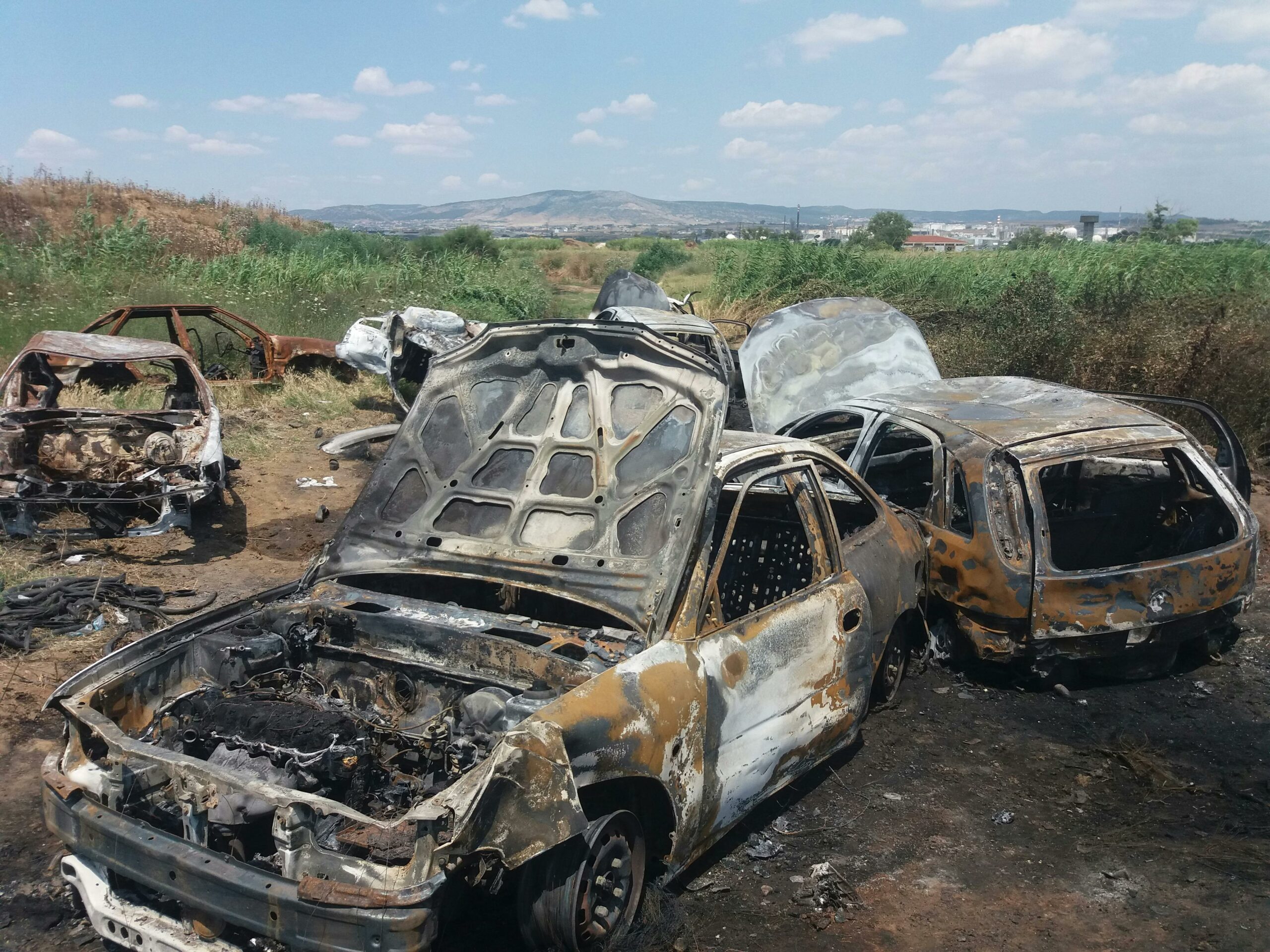 Incendi-auto-nel-Salento-i-carabinieri-indagano-sullorigine-dolosa