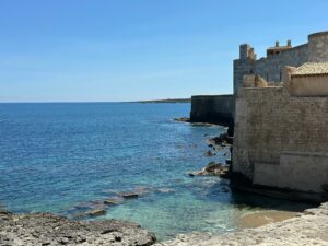 La-crisi-nello-Stretto-di-Hormuz-mette-a-dura-prova-lagricoltura-salentina