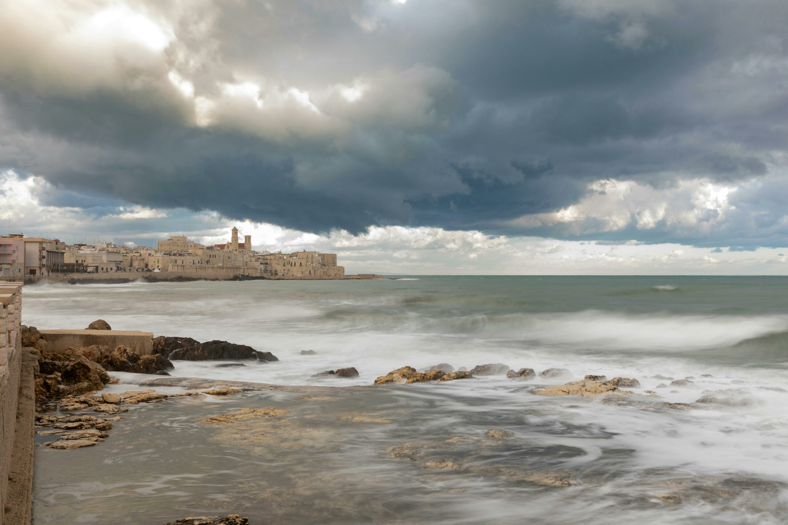 Meteo-Salento-nuvole-e-piogge-in-arrivo-ma-il-pomeriggio-si-schiarisce
