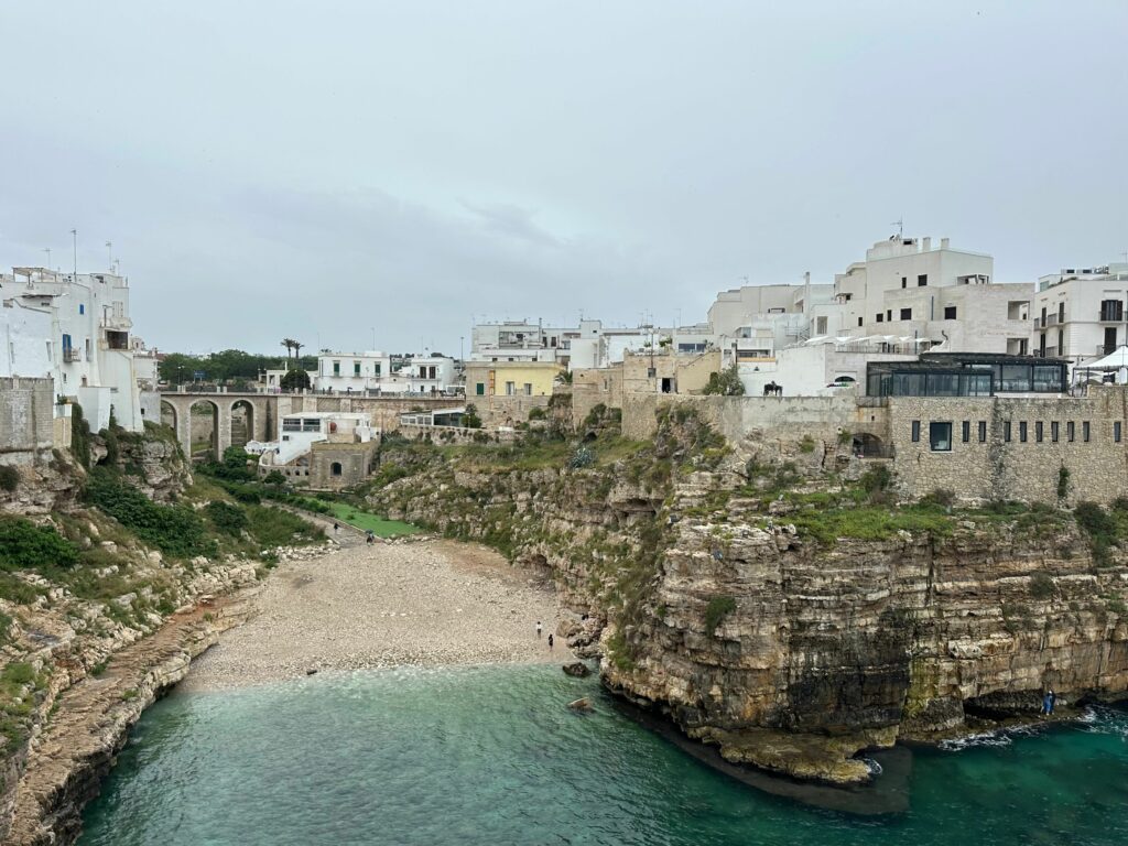Alba-sul-mare-la-suggestiva-visita-al-Castello-Alfonsino-per-il-solstizio-d