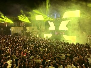 Bob Sinclar in fiamme sulla pista della Praja: un'esplosione di energia e musica
