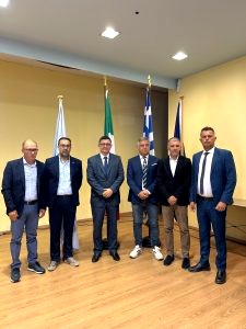 Gemellaggio tra Alezio e Xiromero: un passo importante per la pace e la colla...